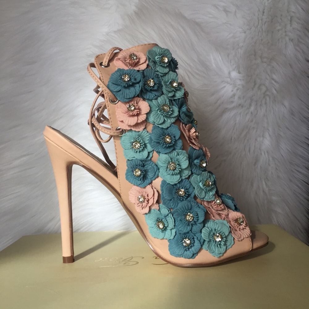 Tia heel 🌸 - Picture 6 of 8